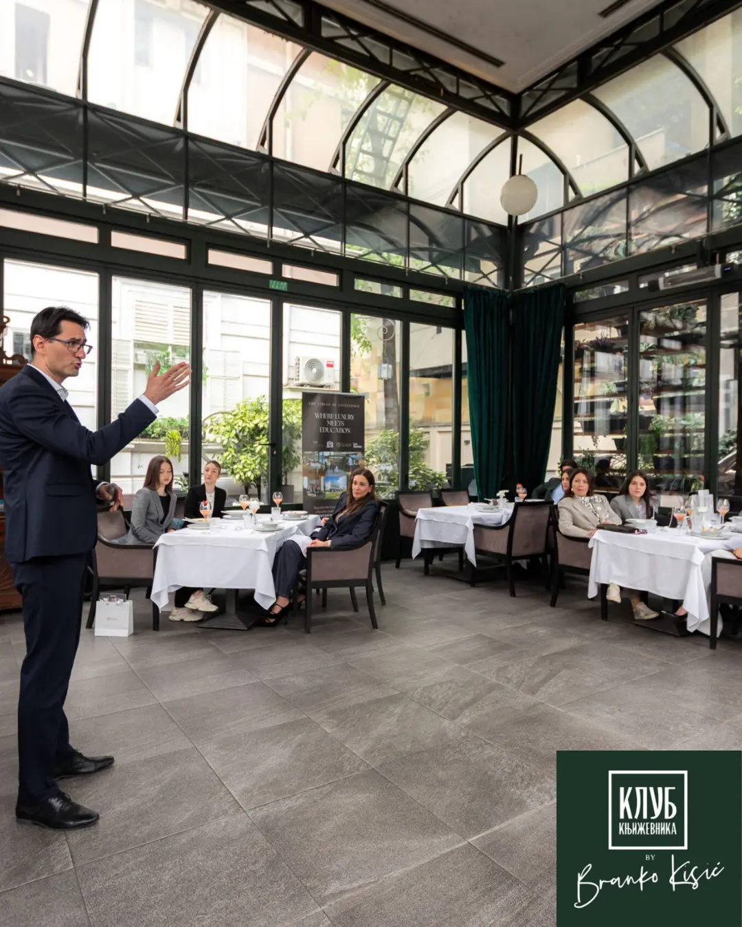 Promocija u bašti restorana klub književnika, francuska 7, beograd