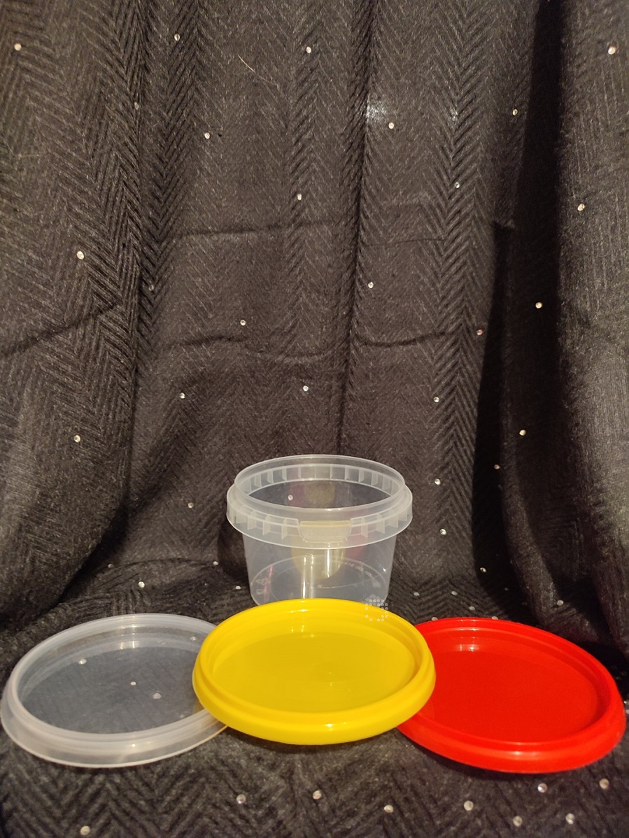 plasticni poklopci